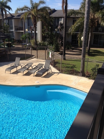 Imagen de la piscina del Motel Mandurah and Apartments. Foto 18