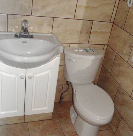 Imagen de la habitación del Motel Maples. Foto 4