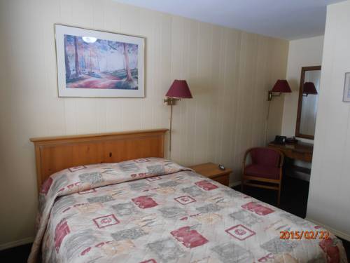 Imagen de la habitación del Motel Maples. Foto 5