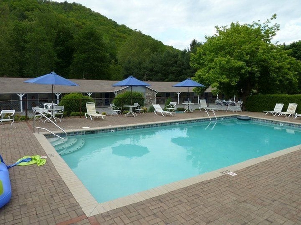 Imagen de la piscina del Motel Meadowlark. Foto 19