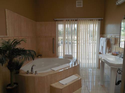 Imagen de la habitación del Motel Mediteran Escondido. Foto 4