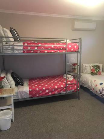 Imagen de la habitación del Motel Mid Valley. Foto 4