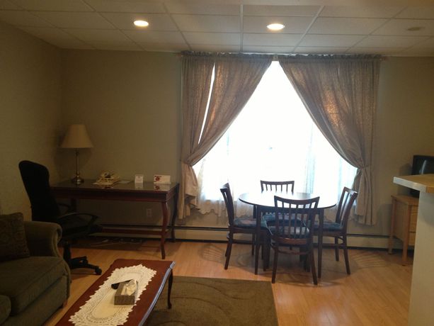 Imagen de los exteriores del Motel Midtown And Suites, Moncton. Foto 10