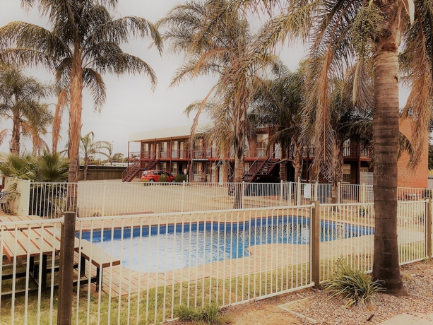 Imagen de la piscina del Motel Moama. Foto 11