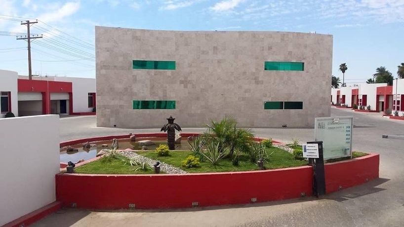 Imagen de los exteriores del Motel Motel Kiss. Foto 11