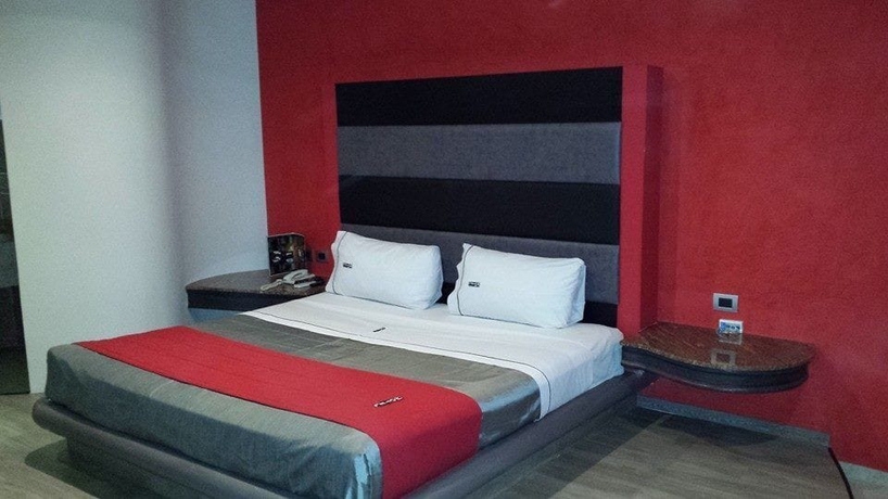 Imagen general del Motel Motel Kiss. Foto 1