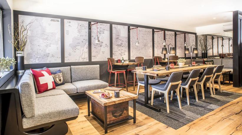 Imagen de los interiores del Motel Mountain Modern. Foto 6