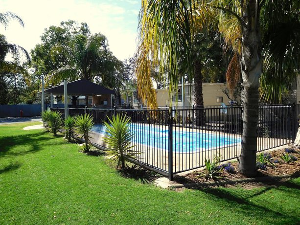 Imagen de la piscina del Motel Narrabri and Caravan Park. Foto 20