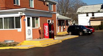 Imagen de los exteriores del Motel New Rome. Foto 7