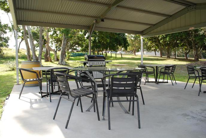 Imagen de los exteriores del Motel Newcastle Links. Foto 11