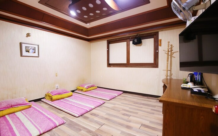 Imagen de la habitación del Motel Nonsan Titanic. Foto 38