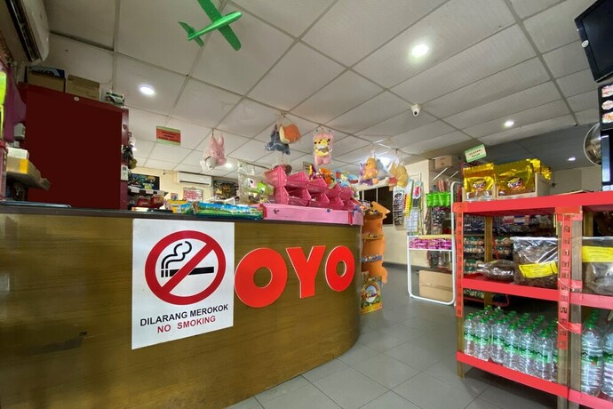 Imagen de los interiores del Motel OYO 90205 Bayu Sintok. Foto 38