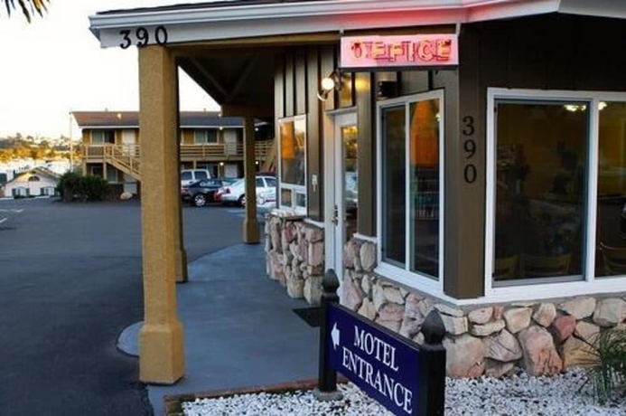 Imagen de los interiores del Motel Ocean Palms, Pismo Beach. Foto 18