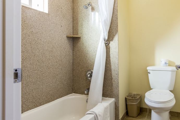 Imagen de la habitación del Motel Ocean Palms, Pismo Beach. Foto 11