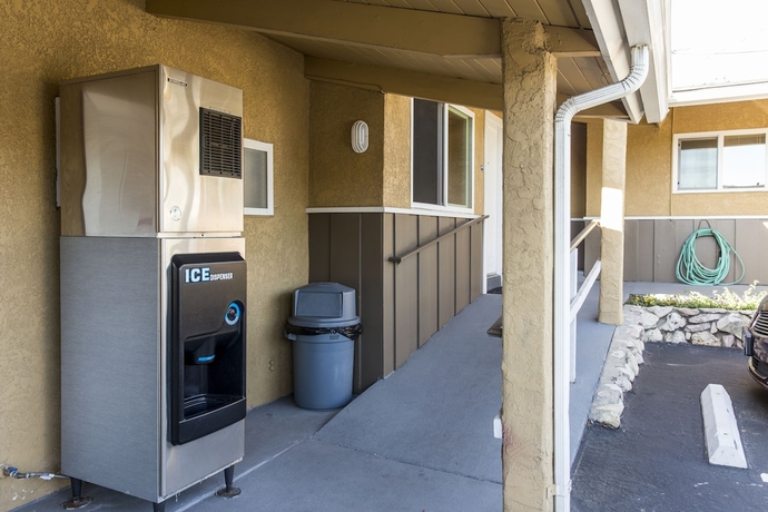 Imagen de los exteriores del Motel Ocean Palms, Pismo Beach. Foto 16