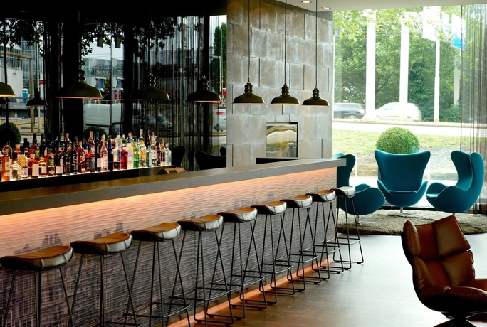 Imagen del bar/restaurante del Motel One Amsterdam. Foto 7