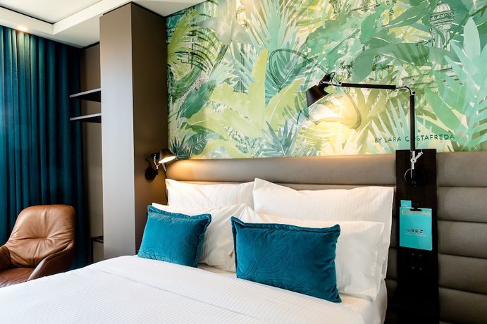 Imagen de la habitación del Motel One Barcelona-Ciutadella. Foto 7