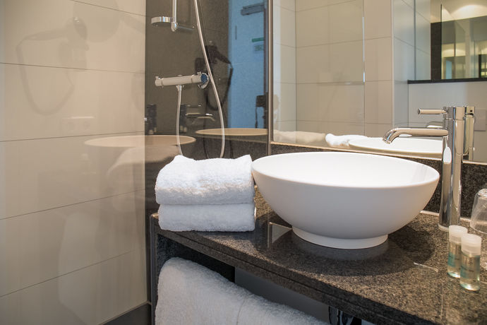 Imagen de los interiores del Motel One Basel. Foto 14