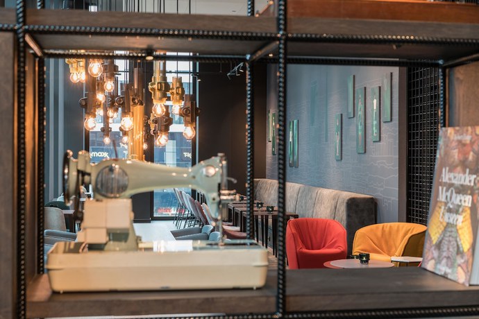 Imagen de los interiores del Motel One Berlin - Alexanderplatz. Foto 10