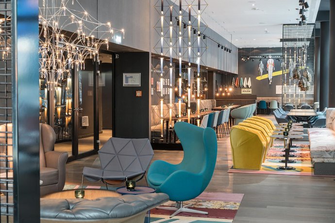 Imagen de los interiores del Motel One Berlin - Alexanderplatz. Foto 11