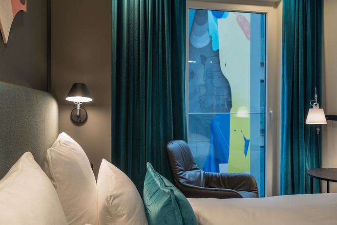 Imagen de la habitación del Motel One Berlin - Alexanderplatz. Foto 3