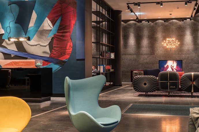 Imagen de los interiores del Motel One Berlin - Alexanderplatz. Foto 19
