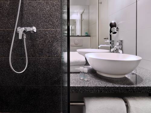 Imagen de la habitación del Motel One Berlin - Hackescher Markt. Foto 5