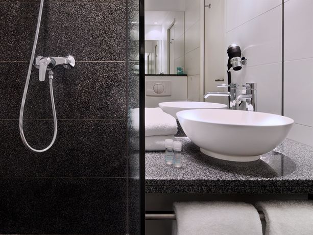 Imagen de los exteriores del Motel One Düsseldorf - Hauptbahnhof. Foto 9