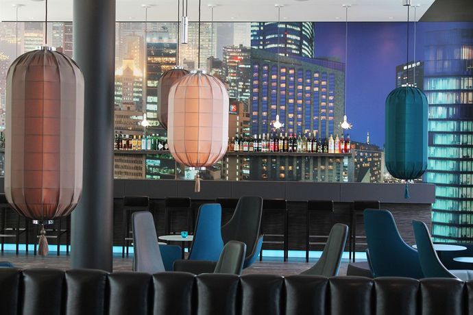 Imagen de los exteriores del Motel One Düsseldorf - Hauptbahnhof. Foto 10