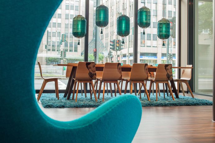 Imagen de los interiores del Motel One Düsseldorf - Hauptbahnhof. Foto 14