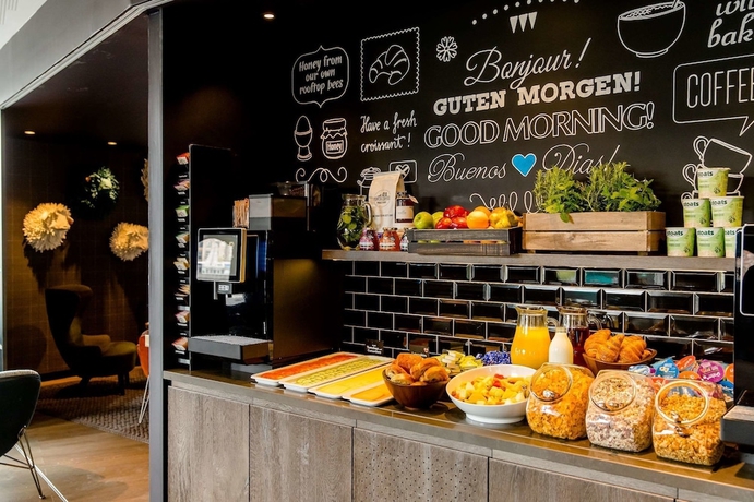 Imagen del bar/restaurante del Motel One Edinburgh - Royal. Foto 2