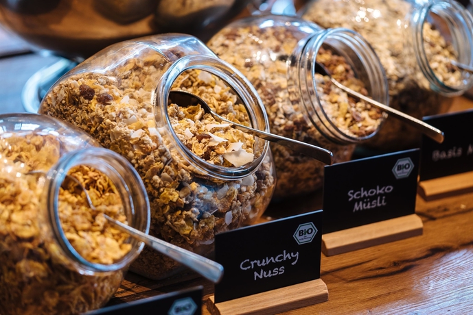 Imagen del bar/restaurante del Motel One Freiburg. Foto 7