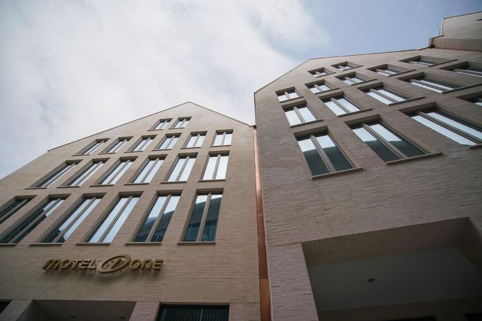Imagen de los exteriores del Motel One L&uuml;beck. Foto 6
