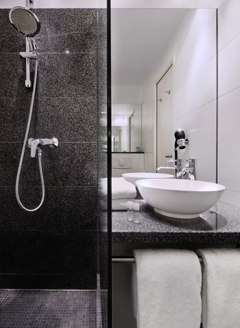 Imagen de los interiores del Motel One Rostock. Foto 9