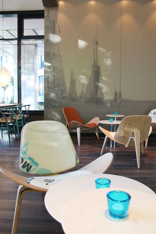 Imagen de los interiores del Motel One Rostock. Foto 16