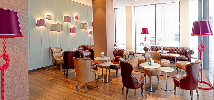Imagen de los interiores del Motel One Salzburg - Mirabell. Foto 4