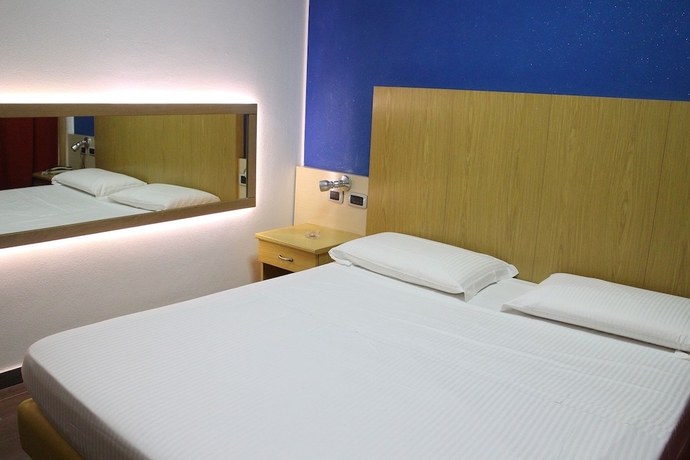 Imagen de la habitación del Motel Orange, Vergiate. Foto 2
