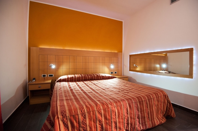 Imagen de la habitación del Motel Orange, Vergiate. Foto 4