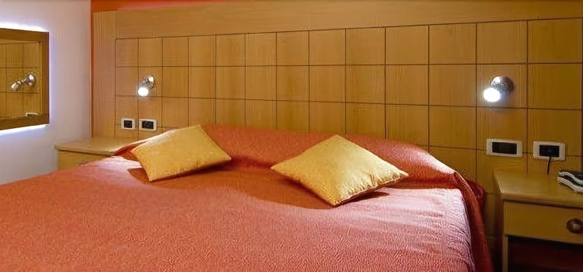 Imagen de la habitación del Motel Orange, Vergiate. Foto 16