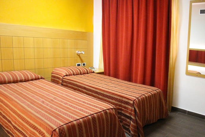 Imagen de la habitación del Motel Orange, Vergiate. Foto 18