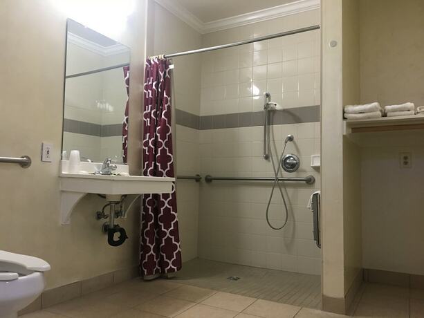 Imagen de la habitación del Motel Orange Villa Park. Foto 16