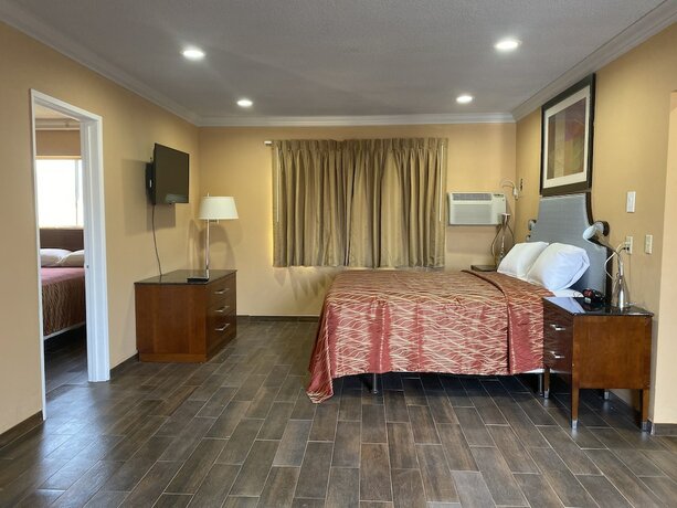 Imagen de la habitación del Motel Orange Villa Park. Foto 17