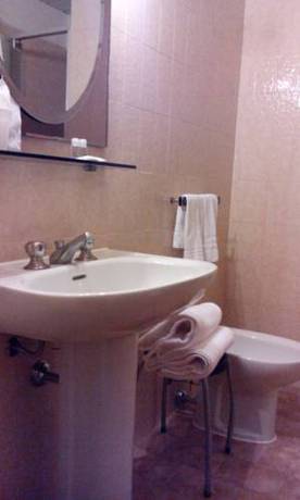 Imagen de la habitación del Motel Ovest, Vittuone. Foto 8