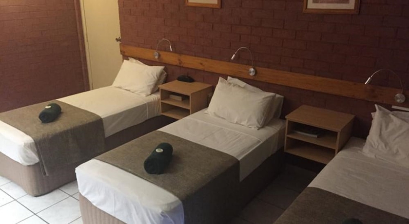 Imagen de la habitación del Motel Pine Tree, Katherine. Foto 9
