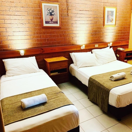 Imagen de la habitación del Motel Pine Tree, Katherine. Foto 10