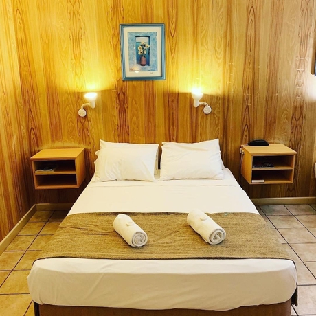 Imagen de la habitación del Motel Pine Tree, Katherine. Foto 16