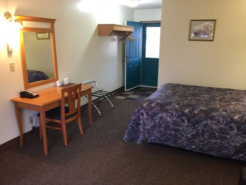 Imagen de la habitación del Motel Pines, Hinton. Foto 7