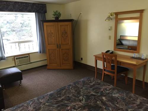 Imagen general del Motel Pines, Hinton. Foto 1