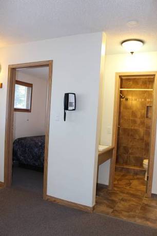 Imagen de la habitación del Motel Pines, Hinton. Foto 10