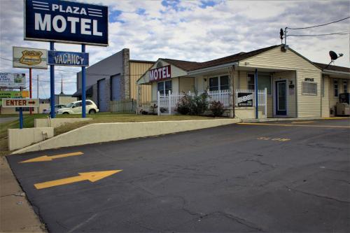 Imagen de los exteriores del Motel Plaza, Joplin Area. Foto 15